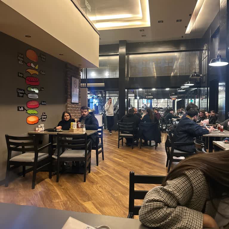 Siparişin Geç Ve Soğuk Gelmesi Hayal Kırıklığı Yarattı