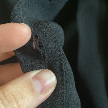 Yırtık Ve Etiketsiz Ürünlere Dalga Geçer Gibi Cevap Veriyorlar