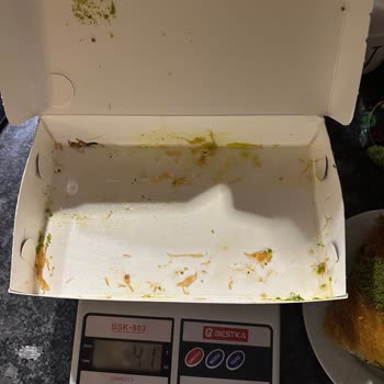 Kadayıfzade Acıbadem Şubesinde Eksik Ürün Ve Saygısız Davranış