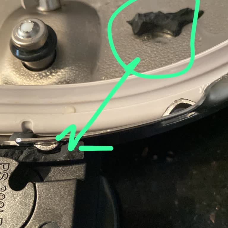 Hepsiburada'dan Aldığım Düdüklü Tencere Kırık Geldi, Satıcı Ve Site Çözüm Sunmadı!