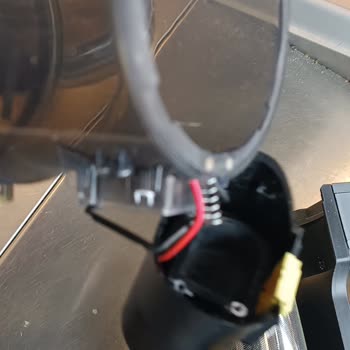 Yeni Alınan Süpürgenin Toz Haznesi Kısa Sürede Kırıldı