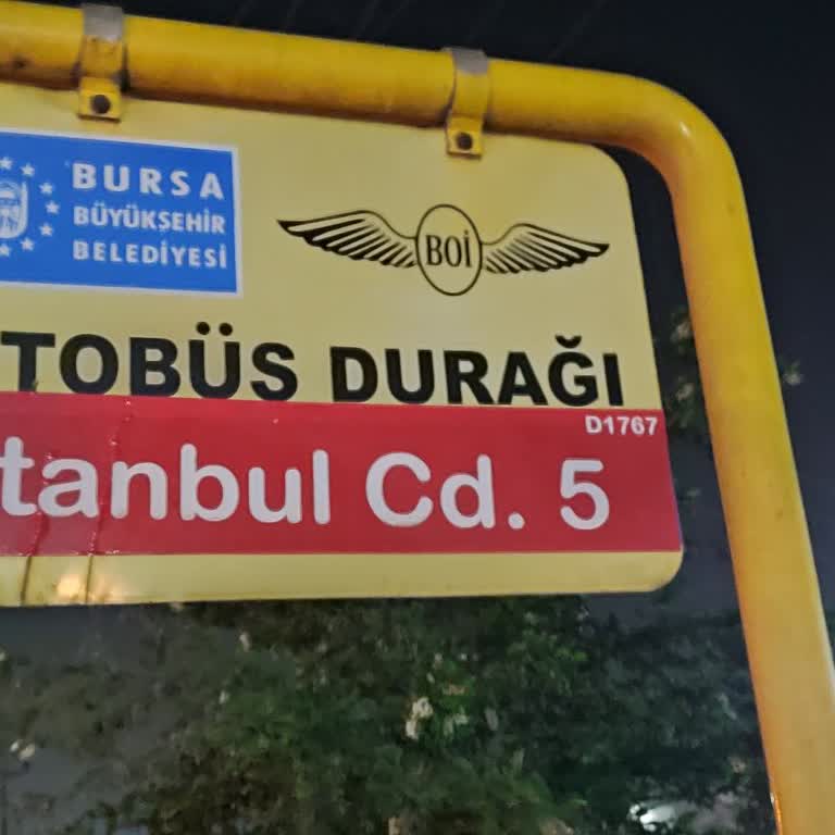 Gece Saatinde 17H Otobüsünün Durakta Yolcu Almaması