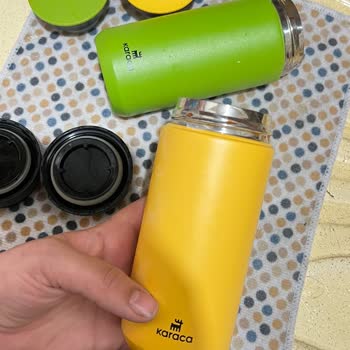 Karaca Termos Hem Koku Yapıyor Hem Paslandı