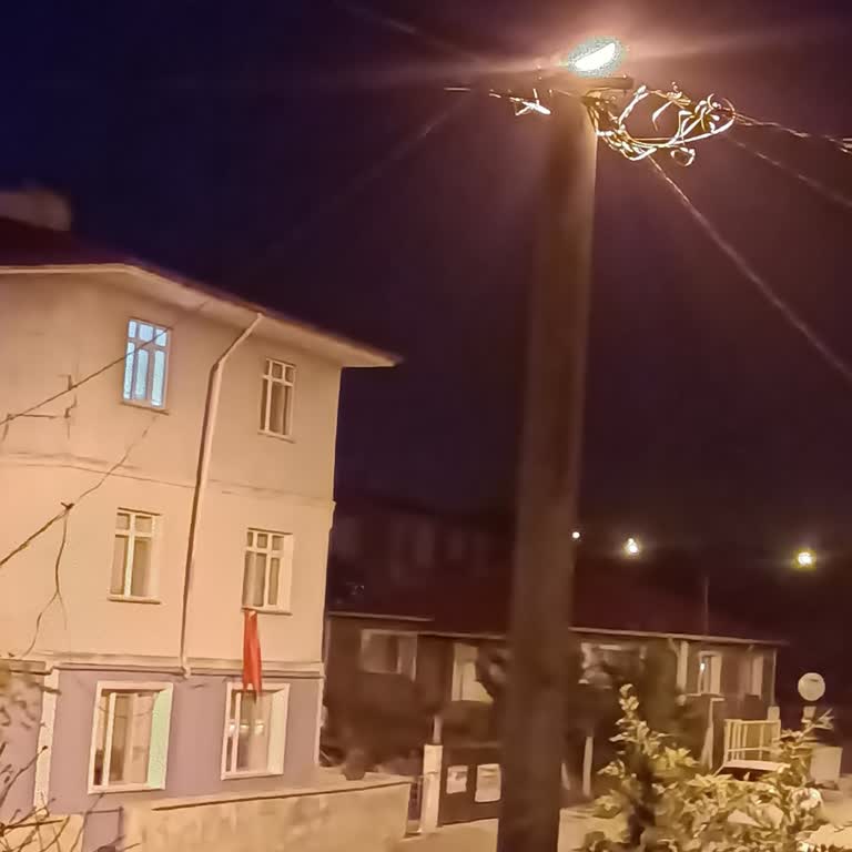 Sokak Lambası Sorunu Sürekli Çözüldü Gösteriliyor, Gerçekten Çözülmüyor!