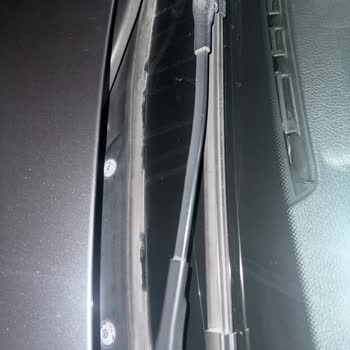 BMW 318i'de Cam Fitili Ve LED Sorunları Hayal Kırıklığı Yarattı