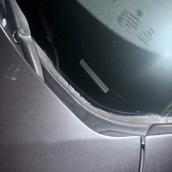 BMW 318i'de Cam Fitili Ve LED Sorunları Hayal Kırıklığı Yarattı