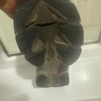 Skechers Ayakkabı İlk Günden Kayıyor Ve Koku Yapıyor