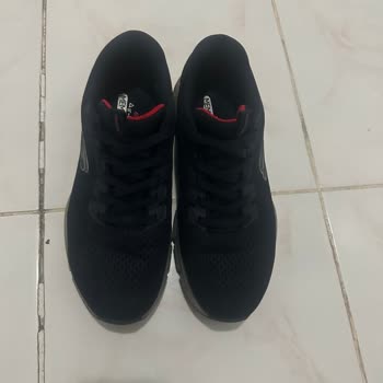 Skechers Ayakkabı İlk Günden Kayıyor Ve Koku Yapıyor