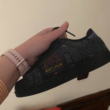 Adidas Superstar Mickey Mouse Ayakkabının Kısa Sürede Delinmesi Şaşırtıcı!