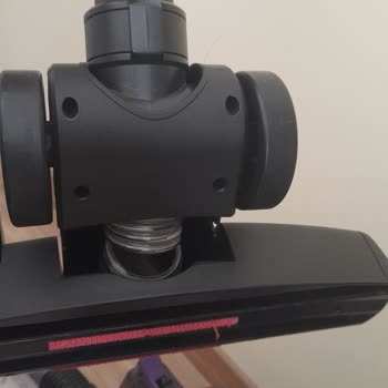 Süpürge Başlığı Kırıldı Teknik Servis Yüksek Ücret Talep Ediyor