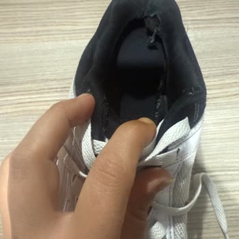 Kısa Sürede Açılan Ayakkabıya Garanti Desteği Sağlanmadı