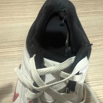 Kısa Sürede Açılan Ayakkabıya Garanti Desteği Sağlanmadı