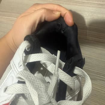 Kısa Sürede Açılan Ayakkabıya Garanti Desteği Sağlanmadı