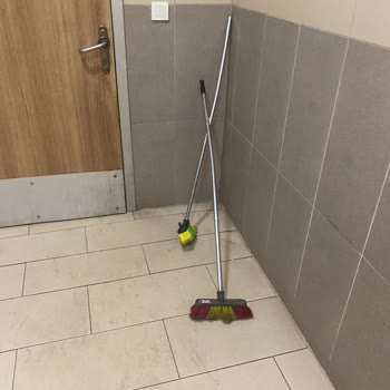 İzmir Torbalı Devlet Hastanesi Tuvaletlerinde Temizlik Sorunu