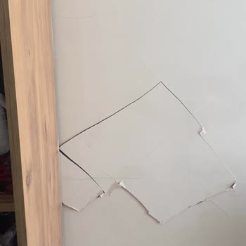 Kristal Şehir Sitesi'nde Deprem Sonrası Yaşanılan Sorunlar Ve Evdeki Kalite Problemleri