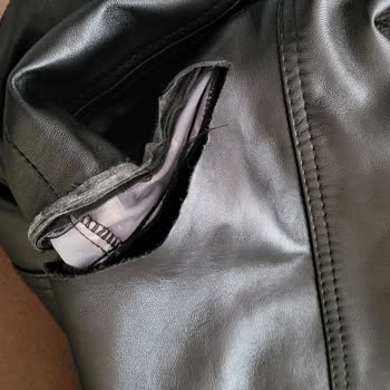 Derimod Deri Ceket 3. Giyişte Kolundan Yırtıldı, Hayal Kırıklığı Yaşadım