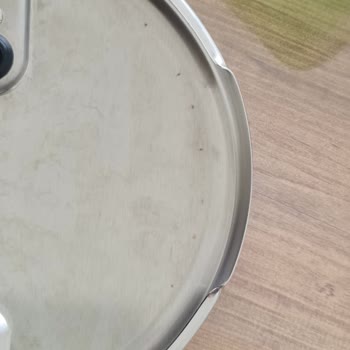 Yeni Alınan Düdüklü Tencerede İlk Kullanımda Pas Lekesi Oluştu