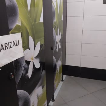 Opet Üçler İstasyonunda Tuvalet Ve Hizmet Sorunu Yaşadım