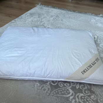 Aldığım Kaz Tüyü Yastık Hem İnce Hem De Tüyleri Batıyor