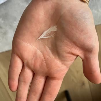 Aldığım Kaz Tüyü Yastık Hem İnce Hem De Tüyleri Batıyor