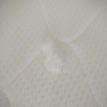 İnbedding Yatak Hem Sarardı Hem De Tüy Verdi