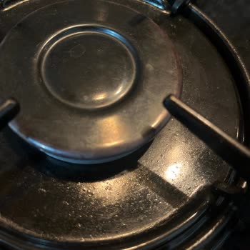 Tezgah Üstü Ocakta Aşınma Ve Servis İlgisizliği