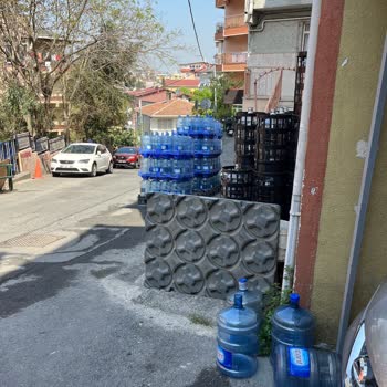 Rumeli Hisarı'nda Abant Su Kamyonlarının Yolu Saatlerce Kapatması Mağduriyet Yaratıyor