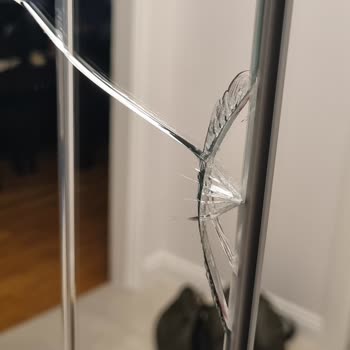 IKEA Did Not Replace My Damaged Mirror Door After Weeks of Waiting