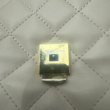 Boynerden Aldığım Valentino Çanta Kısa Sürede Bozuldu Ve İnceleme Süreci Hayal Kırıklığıydı