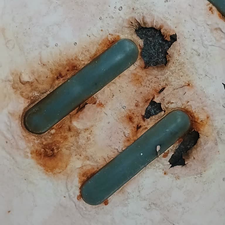 Perilla Ütü Masasının Ütü Koyma Yerinde Paslanma Ve Aşınma Sorunu