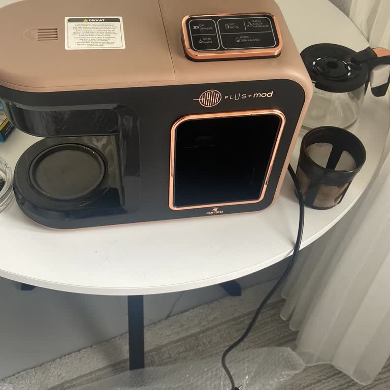 Servis Cezvemi Geri Vermiyor, Karaca'dan Mağduriyet!