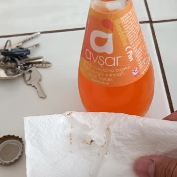 Maden Suyu Kapağında Pas Lekesi ve Sağlık Endişesi