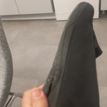 Skechers Aldığım Ayakkabının Tabanı Kısa Sürede Yarılmasına Rağmen Sorunum Çözülmedi