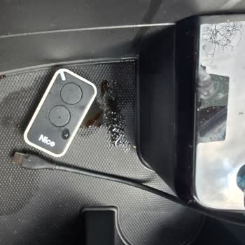 Yangın Söndürücü Sprey Araçta Patladı Firma Çözüm Sunmuyor