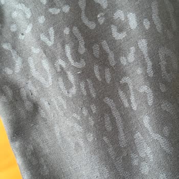 Yeni Alınan Leopar Desenli Şalda Hızlı Tüylenme Sorunu