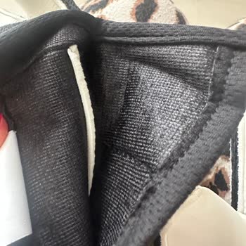 Intersport Yarım Saatte Deforme Olan Eldiven İçin İnceleme Sonucu Hayal Kırıklığı