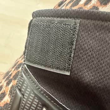 Intersport Yarım Saatte Deforme Olan Eldiven İçin İnceleme Sonucu Hayal Kırıklığı