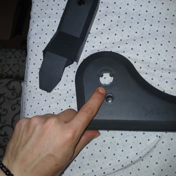 Kırık Plastik Kapaklar Ve Eksik Vidalar Mağduriyet Yaşattı