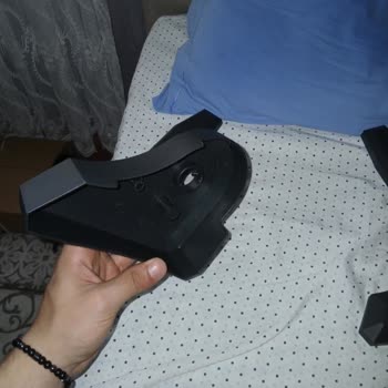 Kırık Plastik Kapaklar Ve Eksik Vidalar Mağduriyet Yaşattı