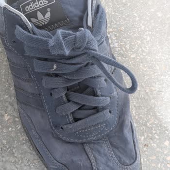 Adidas'tan Aldığım Ürünün Yapışkanı Açıldı, Değişim Yapılmadı