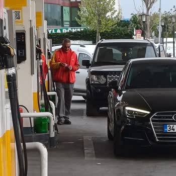 Shell İstasyonunda Çalışan İlgisizliği Ve Eksik Yakıt Dolumu Mağduriyeti