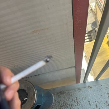 Parliament Midnight Blue'da Kalite Düşüşü Ve Sürekli Sönme Sorunu