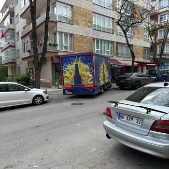 Kaldırımın Araç Tarafından İşgali Ve Yaya Haklarının İhlali