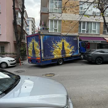 Kaldırımın Araç Tarafından İşgali Ve Yaya Haklarının İhlali