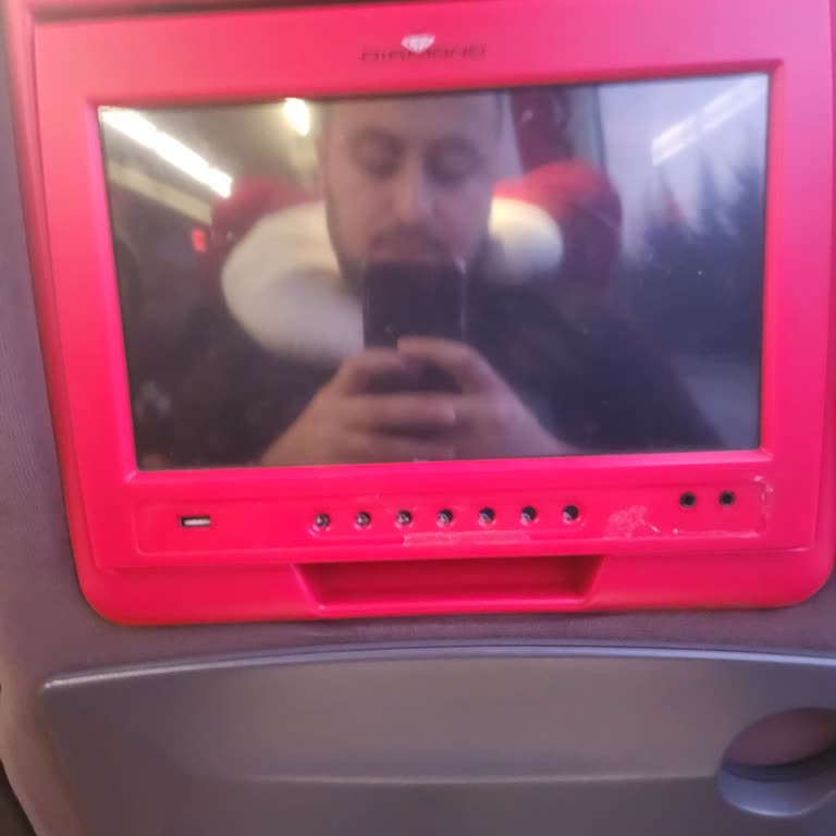 Uzun Yolculukta Priz Ve TV Çalışmıyor Telefon Şarj Edemiyorum