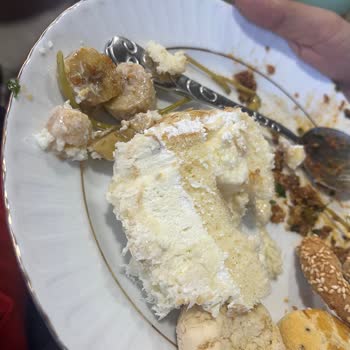 Çürük Muzlu Pasta Kutlamayı Zehir Etti