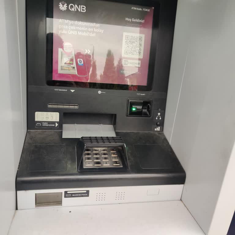 ATM Kartımı Yuttu, Müşteri Hizmetlerine Ulaşamıyorum Ve Paramı Çekemiyorum