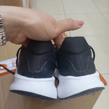 FLO'dan Aldığım Adidas Ayakkabı Kusurlu Çıktı, İade Talebim Var