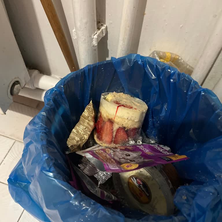 Hisar Pastanesi Taze Olmayan Pasta Ve Hayal Kırıklığı