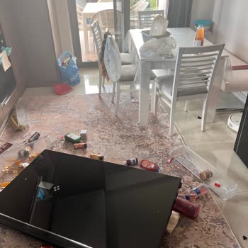 Buzdolabı Kapağı Menteşesinden Çıkarak Güvenlik Riski Oluşturdu